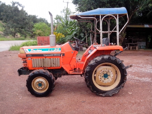 ขายรถไถบ้านๆ kubota L1-20 2 เพลา พร้อมอุปกรณ์ 5 อย่าง