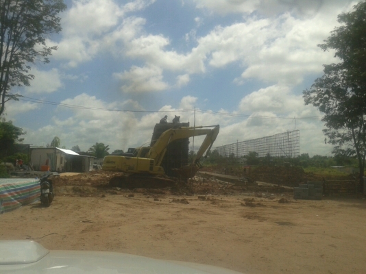 KOmatsu PC200 -6 ซีเรียล 90000ก่า ไฟฟ้าเต็ม แอรเย็น เครื่อง 6D95L