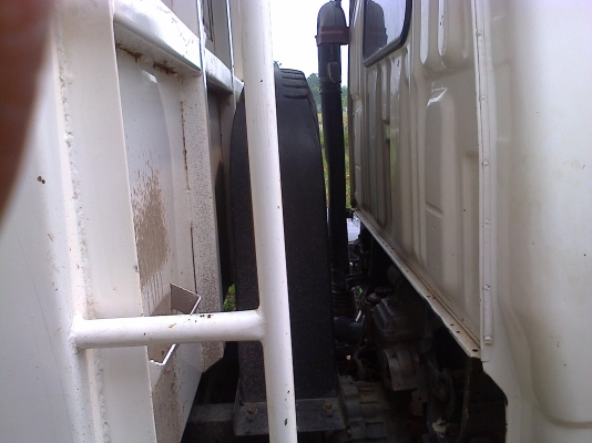 (จองแล้ว จาก คุณสราวุธ  ปราจีน..)6ล้อดั้มHINO EURO2  136แรง ปี*2546 ใช้น้อย 49000 กม. รถเดิมๆบาง...