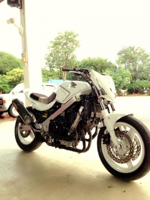 ขายแลกครับ vfr750 rc35แต่งสตั้น48500ครับคุ้มๆๆ