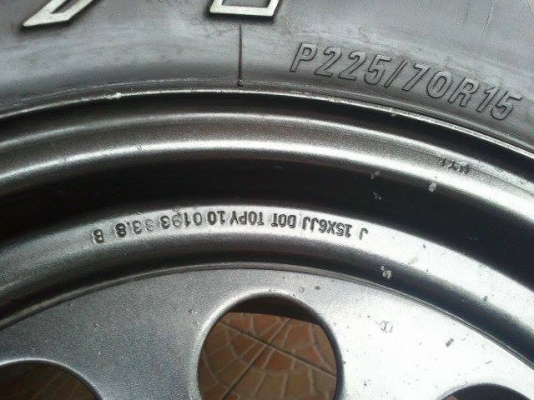 ขายล้อกะทะ15 นิ้ว 6 รู 4 วง พร้อมยาง 225/70/15 1 คู่