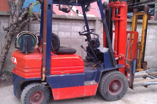 ขายรถโฟล์คลิฟท์ TOYOTA รุ่น 5 FG25 เสา 3 เมตร