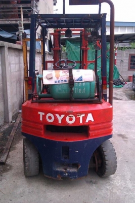 ขายรถโฟล์คลิฟท์ TOYOTA รุ่น 5 FG25 เสา 3 เมตร