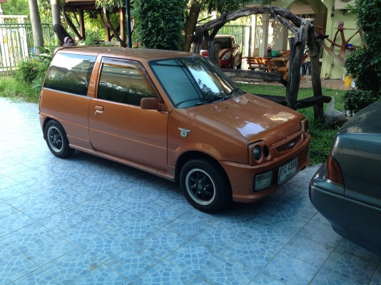 รถเก๋งมิล่า