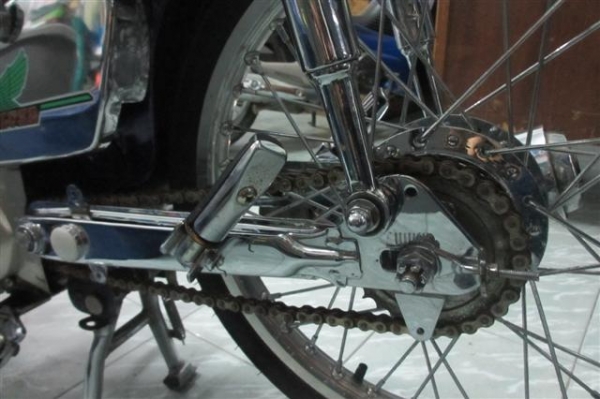 ขาย C50 เครื่องไลฟาน 110 สภาพนางฟ้าชุบโครเมี่ยมที้งคันที่เห็นในรูปให้หมดครับ ขาย C50 เครื่องไลฟาน 110 สภาพนางฟ้าชุบโครเมี่ยมที้งคันที่เห็นในรูปให้หมดครับ