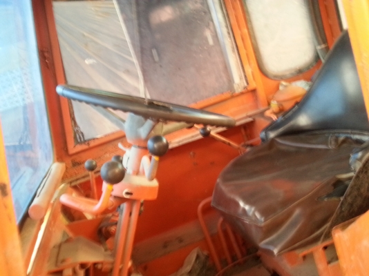 รถตัก ยี่ห้อ KOMATSU รุ่น PAY LOADER สภาพสวยมากๆ ยางเต็มๆ 90\% + มีแอร์ รถนอก