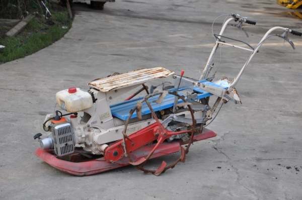 ขายรถดำนา รุ่น อนุรักษ์ เอาไปทำอะไหล่ หรือดัดแปลง ตามใจชอบ เดิมๆจากญี่ปุ่น 4,500 เท่านั้น!!