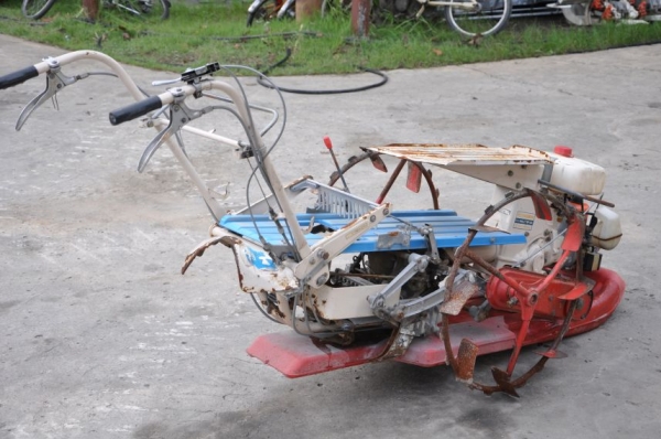 ขายรถดำนา รุ่น อนุรักษ์ เอาไปทำอะไหล่ หรือดัดแปลง ตามใจชอบ เดิมๆจากญี่ปุ่น 4,500 เท่านั้น!!