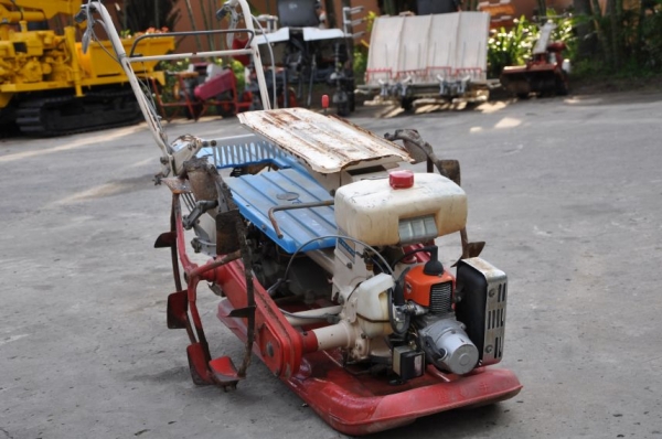 ขายรถดำนา รุ่น อนุรักษ์ เอาไปทำอะไหล่ หรือดัดแปลง ตามใจชอบ เดิมๆจากญี่ปุ่น 4,500 เท่านั้น!!