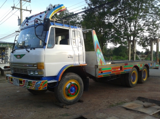 ขายรถบรรทุกลากรถเกี่ยวhino FM176 สองเพลา เครื่องHO7C 185 แรง