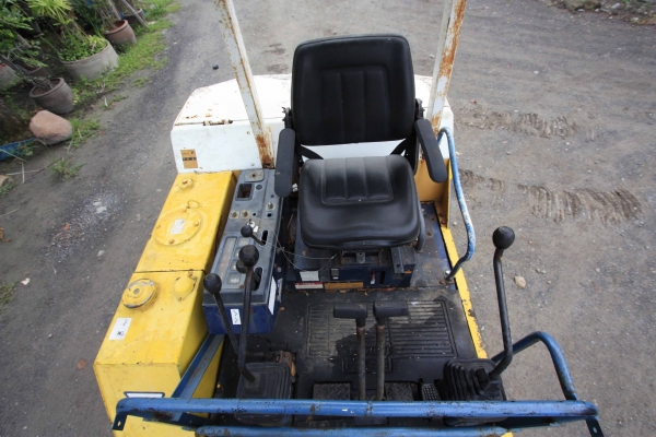 ขาย รถขุดเล็ก KOMATSU PC30-6 เก่านอกแท้ๆ สภาพดีพร้อมใช้งาน ไม่เคยใช้งานในเมืองไทย ติดต่อ 086-775-7900