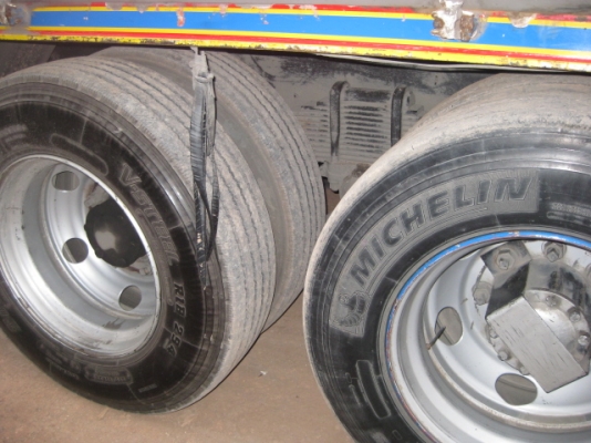 รถสิบล้อตู้10 บาน เพลาเดียว Isuzu FVM