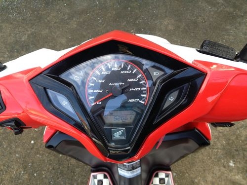 HONDA CLICK 125Iรถปี2012วิ่ง5xxxโลตัวใหม่ล่าสุดสวยๆมีเล่มพร้อมโอน