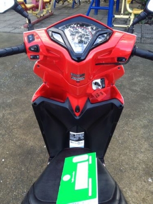 HONDA CLICK 125Iรถปี2012วิ่ง5xxxโลตัวใหม่ล่าสุดสวยๆมีเล่มพร้อมโอน