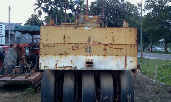 รถบดล้อยาง