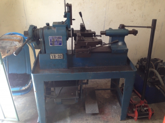 ขายแท่นกลึงมือโยก collete 32 mm. สภาพสวย พร้อมใช้งาน รับประกันคุณภาพ สนใจโทร. 082-561-8028 / 085-177-2887 line ID mananon1919 ขายแท่นกลึงมือโยก collete 32 mm. สภาพสวย พร้อมใช้งาน รับประกันคุณภาพ สนใจโทร. 082-561-8028 / 085-177-2887 line ID mananon1919