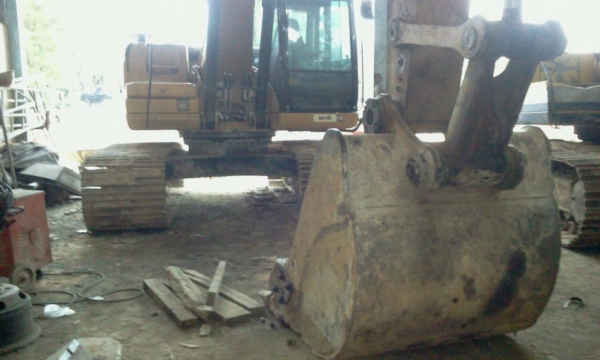CAT320D