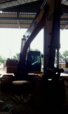CAT320D