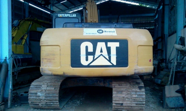 CAT320D