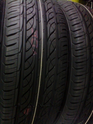 ยาง 185 60 15 Firestone TZ700 ยางใหม่ปี 13 เส้นละ 2,350.- บาทครับ ยาง 185 60 15 Firestone TZ700 ยางใหม่ปี 13 เส้นละ 2,350.- บาทครับ