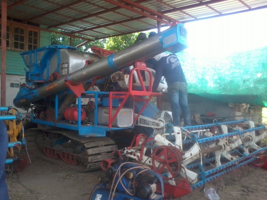 ขายรถเกี่ยวข้าวศักปี51