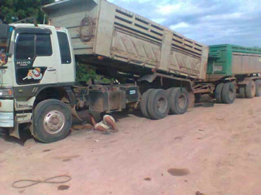 Hino FM2K ปี 41 วางเครื่อง P11 ลงเล่มแล้ว ลูกปี 51 สามคานยั้ด แม่เรเดียร 10 เส้น