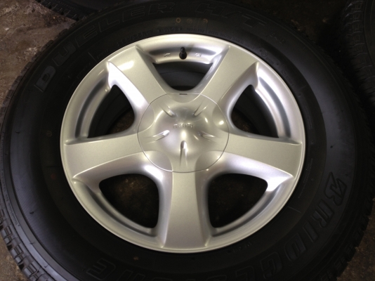 ล้อป้ายเเดง ออนิวD-max ขอบ17" พร้อมยางปี13 วิ่งมา 30โล ใหม่มากๆ