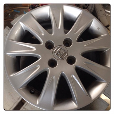 ขายแม็กเดิมขอบ 15 Honda Jazz 9 ก้าน 4รู100 ราคา 3,300 บ. ใส่ฟรี