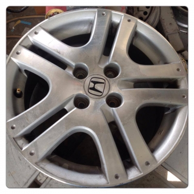 ขายแม็กเดิมขอบ 15 Honda Jazz ตัวแรก 4รู100 ราคา 2,900 บ. ใส่ฟรี