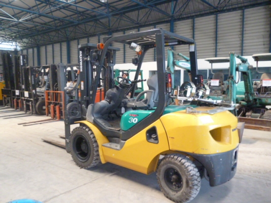 ขายรถฟอร์คลีฟท์ KOMATSU FG30T-16,490 ชม. เสา3 เมตร 3.0ตันติดแก๊ส งาสไล้ด์ได้ ออโต้ ปี2007 รถนอกนำเข้า ติดต่อมานะ 085-9049669