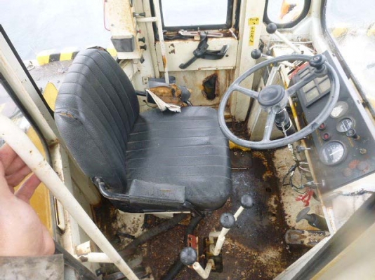 รถตัก 510 นำเข้าจากญี่ปุ่น สอบถามรายละเอียดราคาโทร 087-3310254 ค่ะ