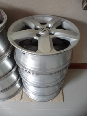 (ชุด3,500บ.)ล้อแม็กcity2011 ขอบ15 ใส่4รู100 มีรอยครูดขอบแม็ก1วง