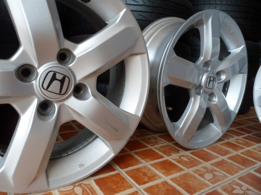 (ชุด3,500บ.)ล้อแม็กcity2011 ขอบ15 ใส่4รู100 มีรอยครูดขอบแม็ก1วง