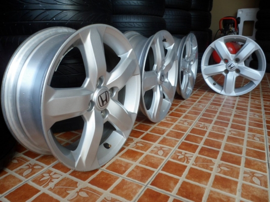 (ชุด3,500บ.)ล้อแม็กcity2011 ขอบ15 ใส่4รู100 มีรอยครูดขอบแม็ก1วง