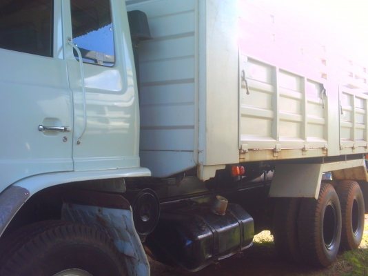 รถบรรทุก HINO  220 แรง  และกระบะดัมพ์ พร้อมใช้งาน