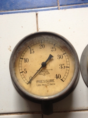 เกวัดแรงดันลม  อังกฤษ