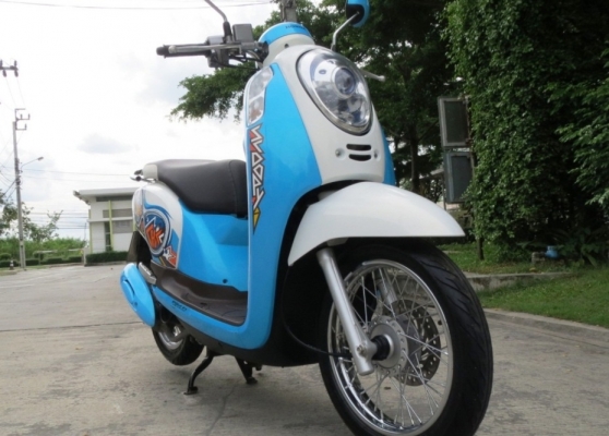 6  เดือน  All New Scoopy-I ลาย Chic เดิมดีไม่มีบิวด์ เพียง 29,900  บาทเท่านั้น