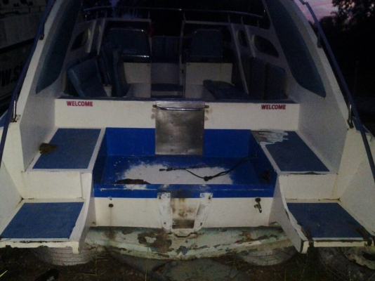 ขายเปลือกเรือเร็วขนาด 27 ฟุต ท้องไม้ตะเคียน ( ไม้จริง )