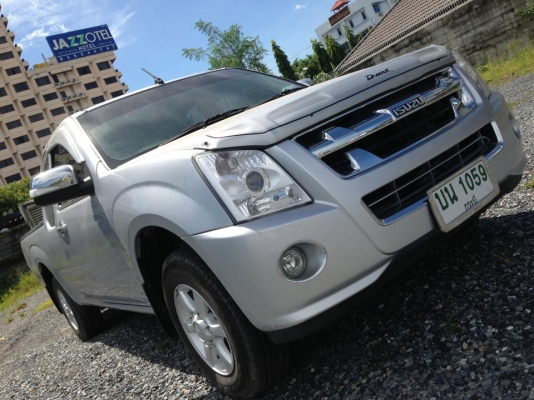 ขายรถสวย สภาพป้ายแดง วิ่ง 9 พันโล ปี 2011 พร้อมให้ท่านไปดูแล