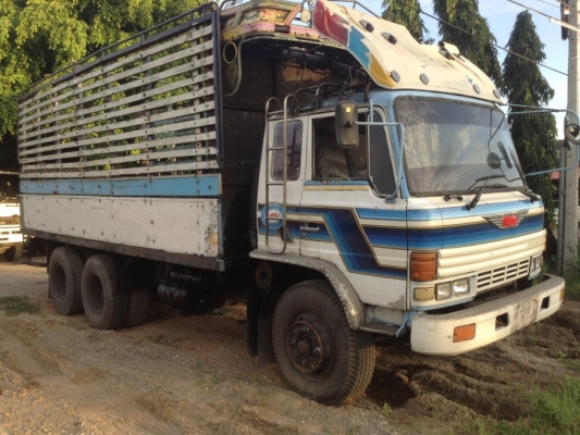 ขายสิบล้อHINO KT925 เพลาเดียว เปลี่ยนเครื่องลงเล่มเป็น HO7D 195 แรง(เครื่องดี) เบรกจิ๊ฟฟี่ เพาเวอร์ ยางดี ซัซซี่ดี กระบะโทรมเท่านั้น ยางดี แจ้ง ม.79 แล้ว ขายตามสภาพ 490,000