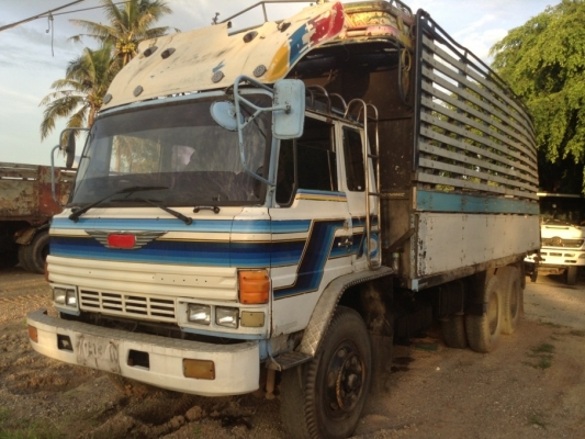 ขายสิบล้อHINO KT925 เพลาเดียว เปลี่ยนเครื่องลงเล่มเป็น HO7D 195 แรง(เครื่องดี) เบรกจิ๊ฟฟี่ เพาเวอร์ ยางดี ซัซซี่ดี กระบะโทรมเท่านั้น ยางดี แจ้ง ม.79 แล้ว ขายตามสภาพ 490,000