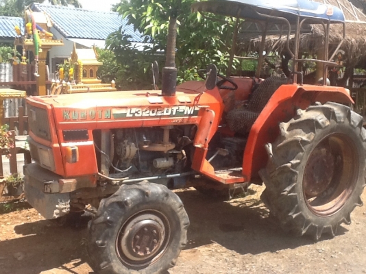 คูโบต้า L3202 4 WD 2 เพลา พวงมาลัยเพาเวอร์ เครื่องดี เกียร์ดี  ตัวเปล่า