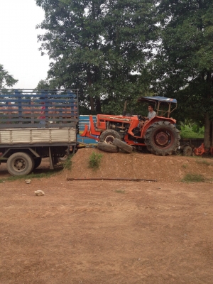 คูโบต้า L3202 4 WD 2 เพลา พวงมาลัยเพาเวอร์ เครื่องดี เกียร์ดี  ตัวเปล่า