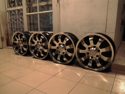 ขายล้อแม็ก 6รู ขอบ 17x7.5" ET20 ขายล้อแม็ก 6รู ขอบ 17x7.5" ET20