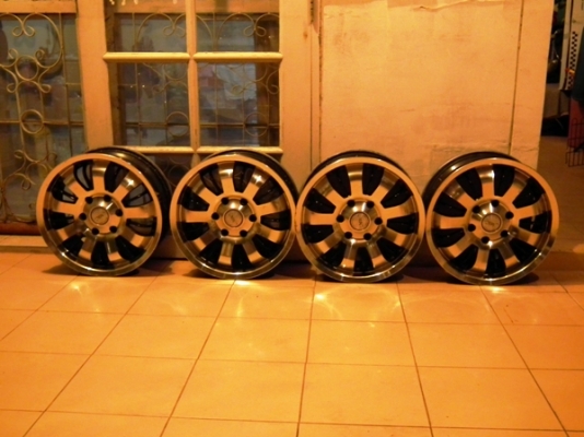 ขายล้อแม็ก 6รู ขอบ 17x7.5" ET20 ขายล้อแม็ก 6รู ขอบ 17x7.5" ET20