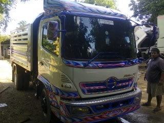 ขายหกล้อ hino mega สภาพสวย