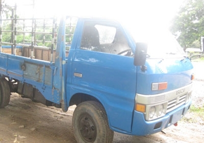 ขายหกล้อ Isuzu 100 แรง กระเหล็ก คอกแป๊บ ราคาถูก โทร 088-4501277