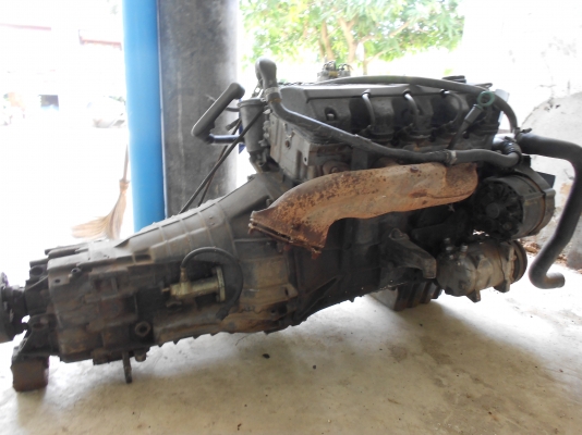 เครื่องรถเบนซ์ รุ่น 230 E หัวฉีดโถส้วม เกียร์ธรรมดา