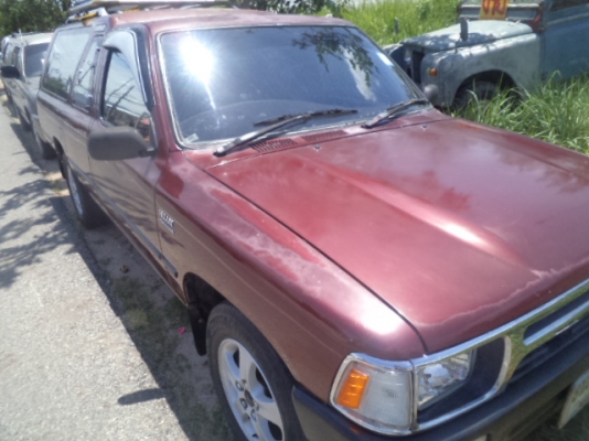 ขาย TOYOTA VAN mighty x เครื่อง 2500 power ราคา 135000 แอร์เย็น มีทะเบียนพร้อมโอน