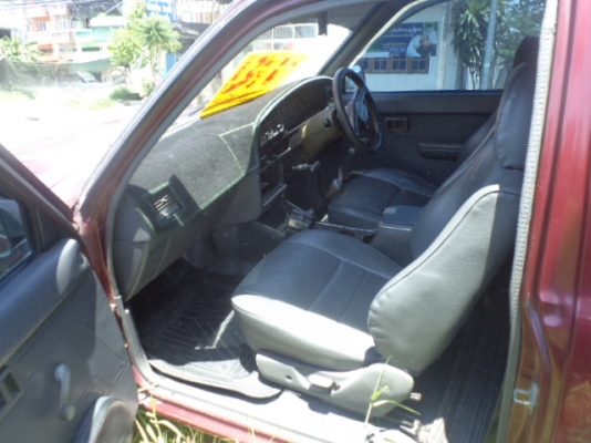 ขาย TOYOTA VAN mighty x เครื่อง 2500 power ราคา 135000 แอร์เย็น มีทะเบียนพร้อมโอน